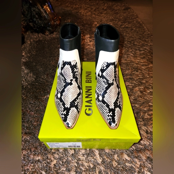 Gianni Bini Snake Skin Boots - Picture 3 of 3
